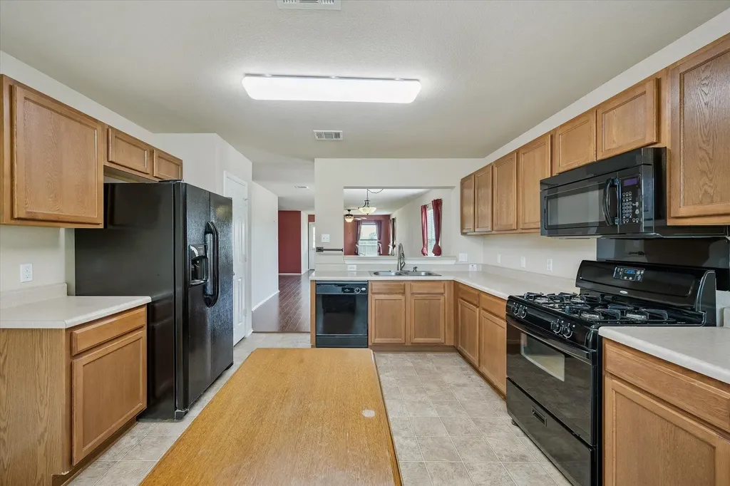 913 Remington Drive Leander TX 78641