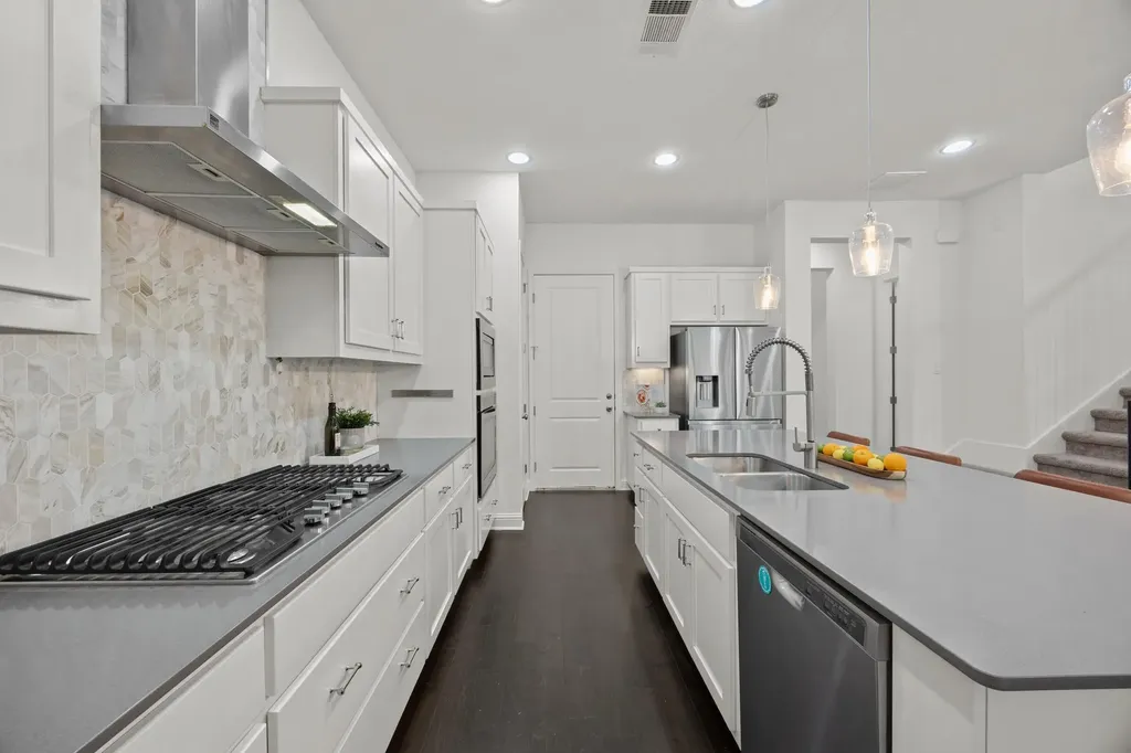 5305 Mandevilla Drive Austin TX 78739