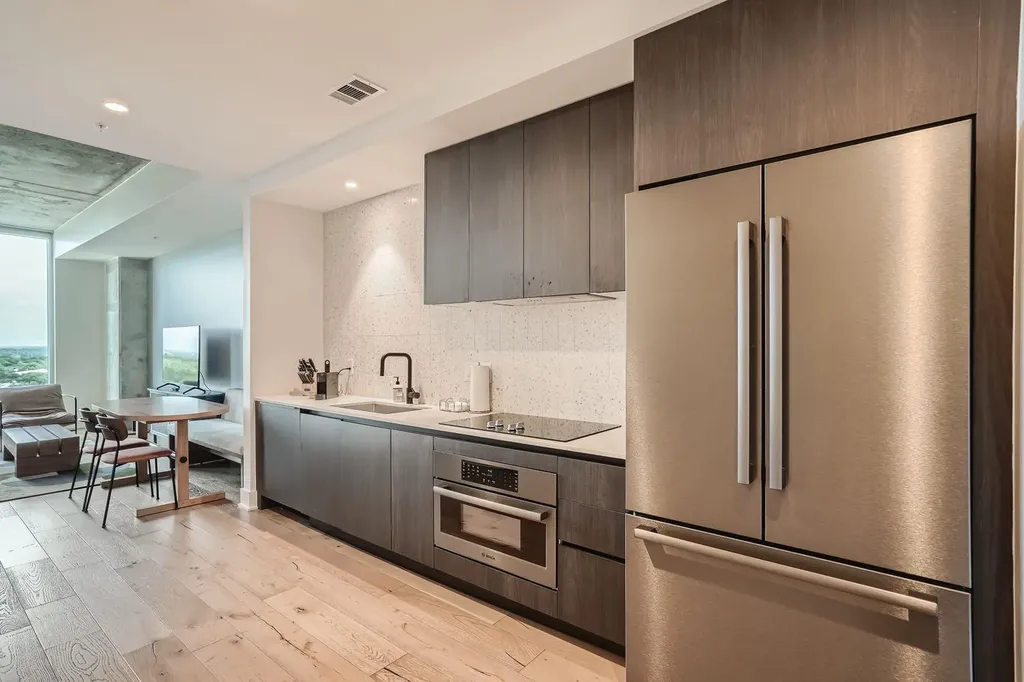 48 E East Avenue Austin TX 78701