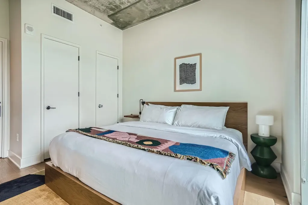 48 E East Avenue Austin TX 78701