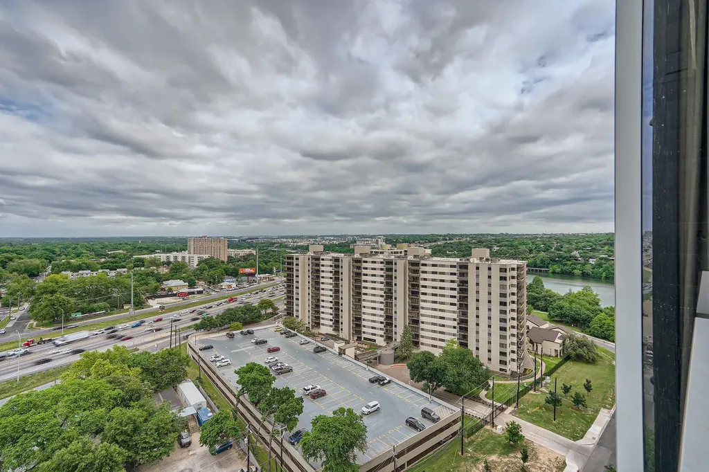 48 E East Avenue Austin TX 78701