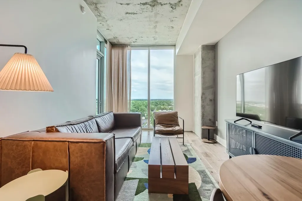 48 E East Avenue Austin TX 78701