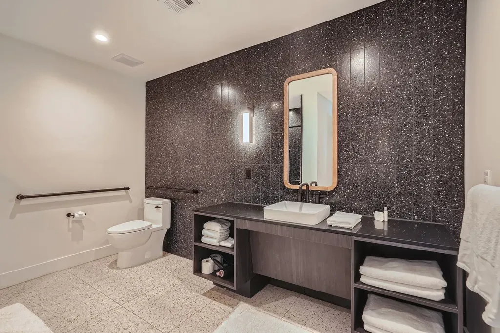 48 E East Avenue Austin TX 78701