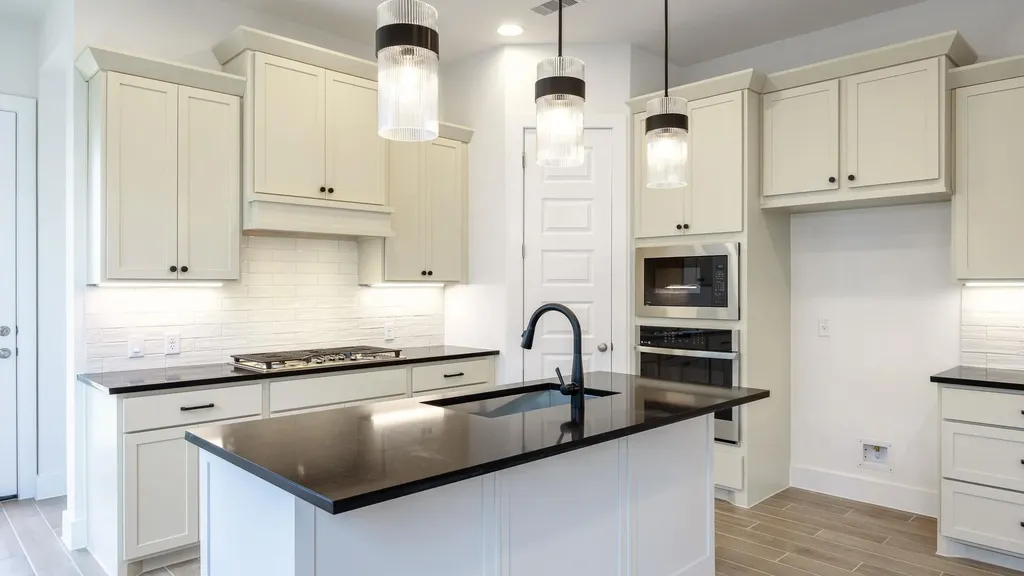 8704 Basil Hayden Lane Austin TX 78744