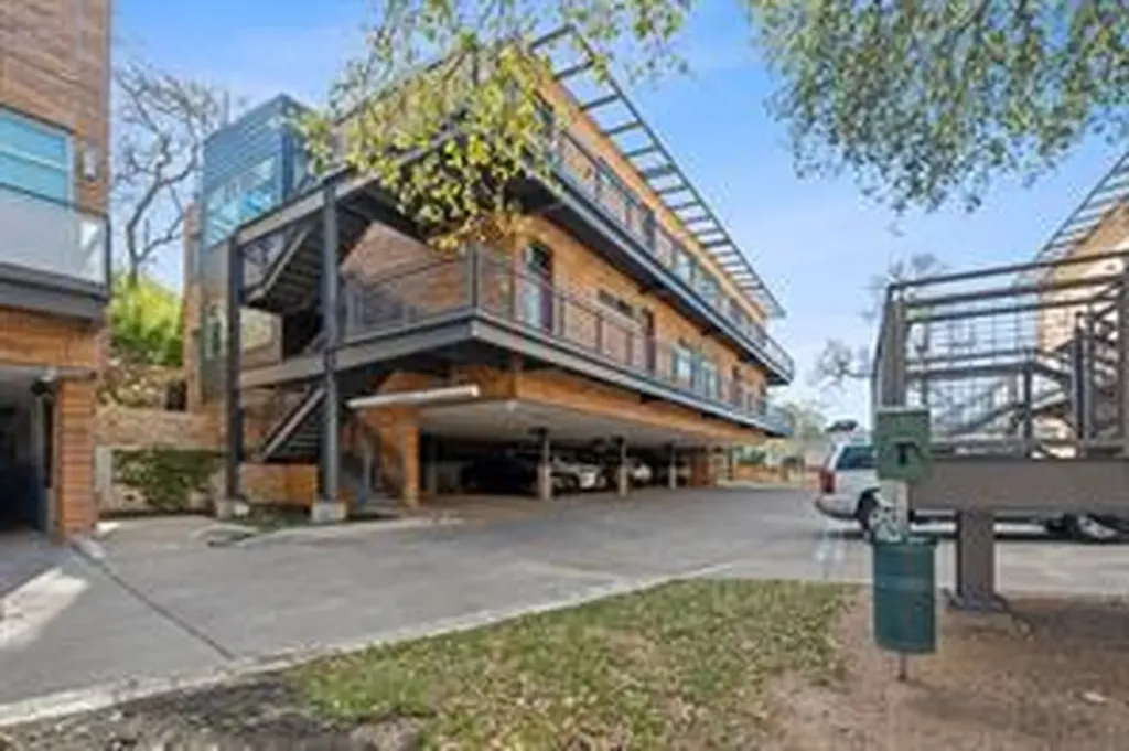 2205 N Lamar Boulevard Austin TX 78705