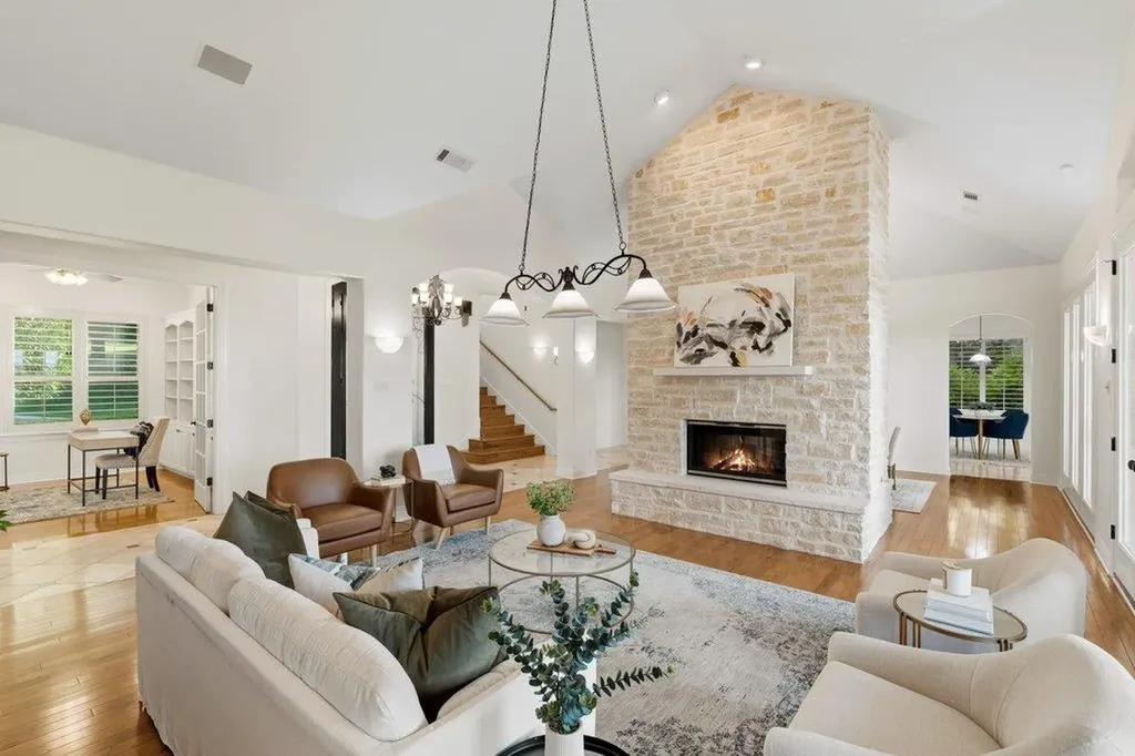 17312 Northlake Hills Drive Jonestown TX 78645