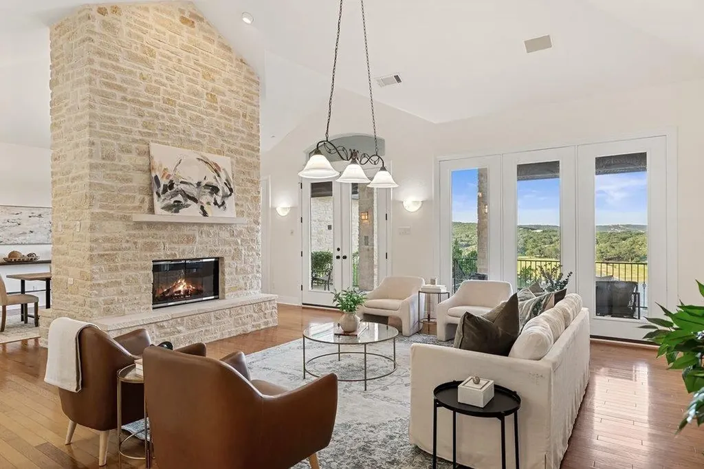 17312 Northlake Hills Drive Jonestown TX 78645