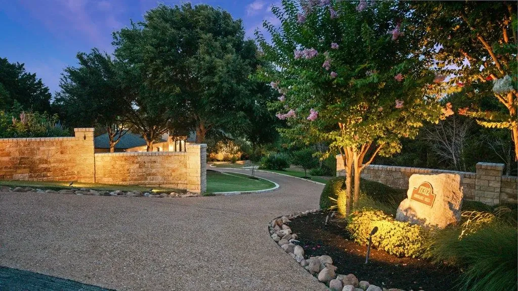 17312 Northlake Hills Drive Jonestown TX 78645