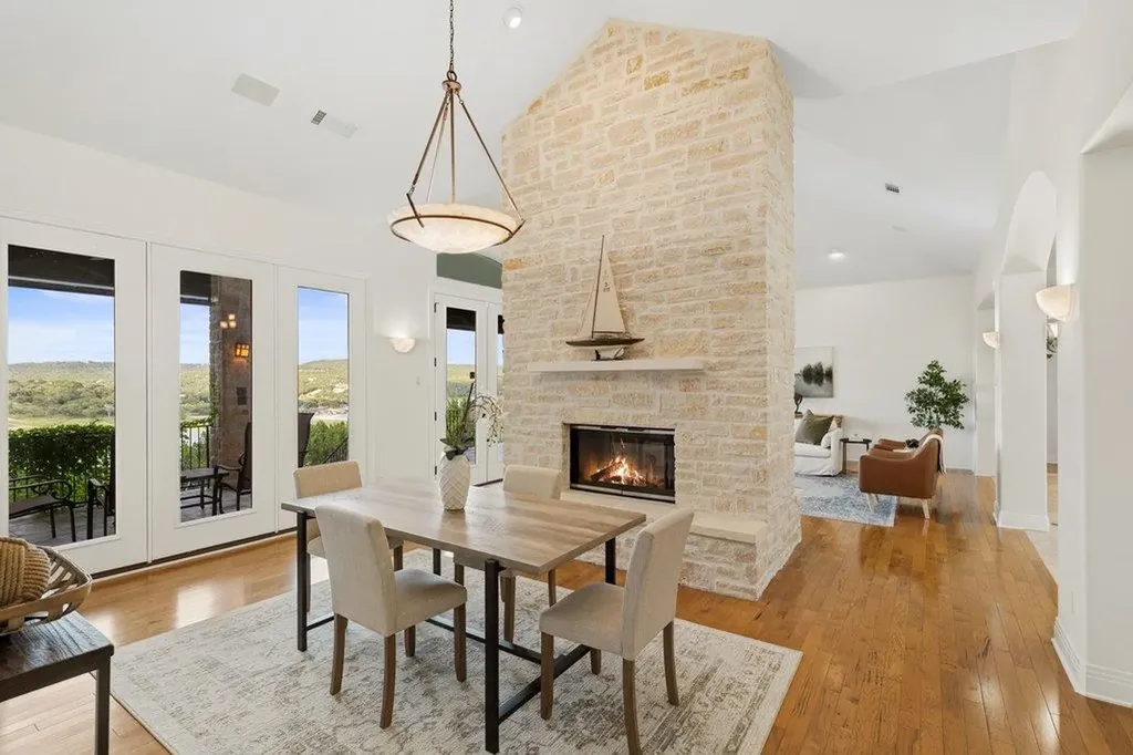 17312 Northlake Hills Drive Jonestown TX 78645