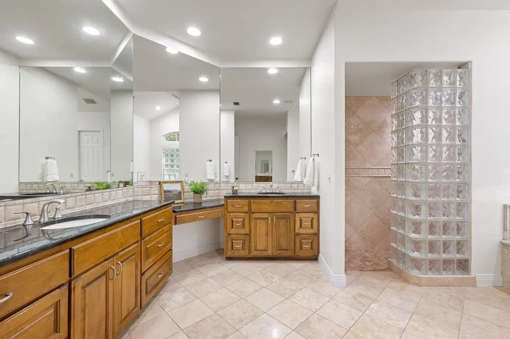 17312 Northlake Hills Drive Jonestown TX 78645