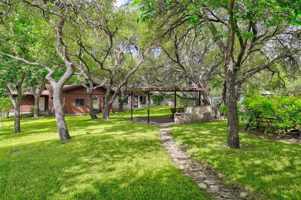 8606 Thunderbird Road Austin TX 78736