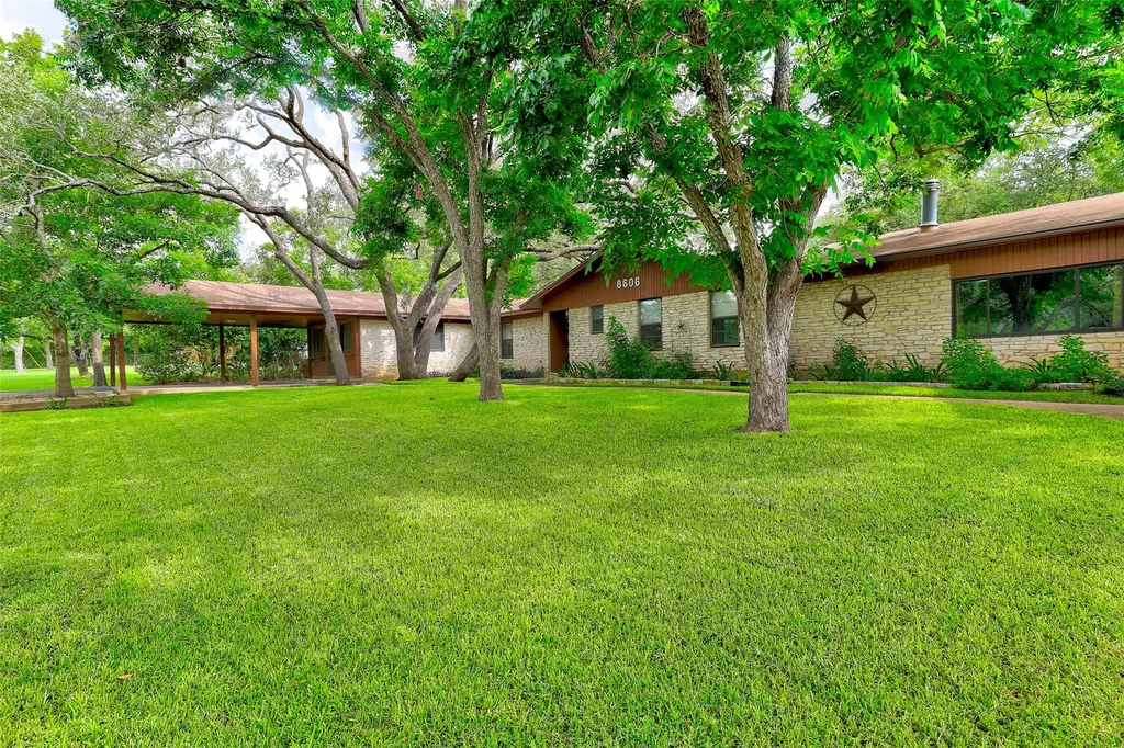 8606 Thunderbird Road Austin TX 78736