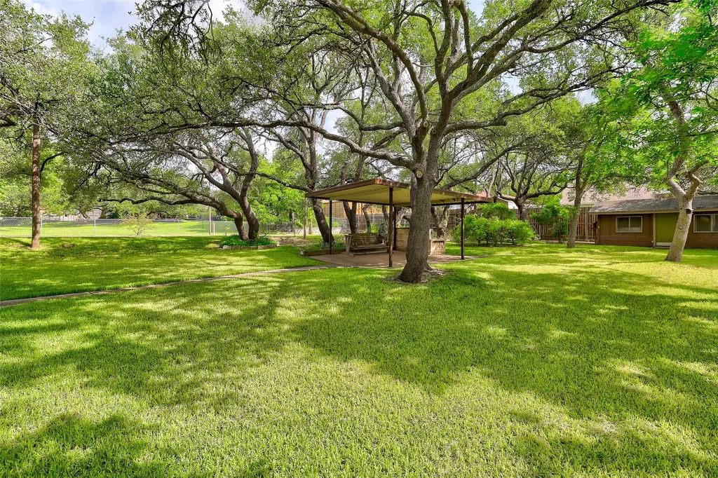 8606 Thunderbird Road Austin TX 78736