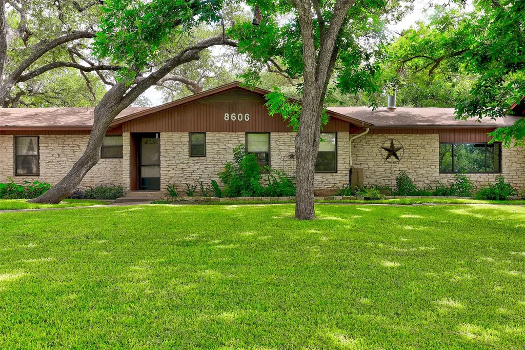 8606 Thunderbird Road Austin TX 78736