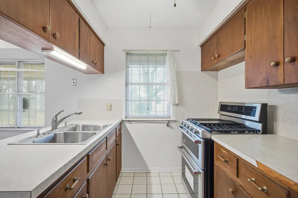 8516 Woodstone Drive Austin TX 78757