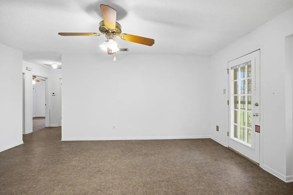 8516 Woodstone Drive Austin TX 78757