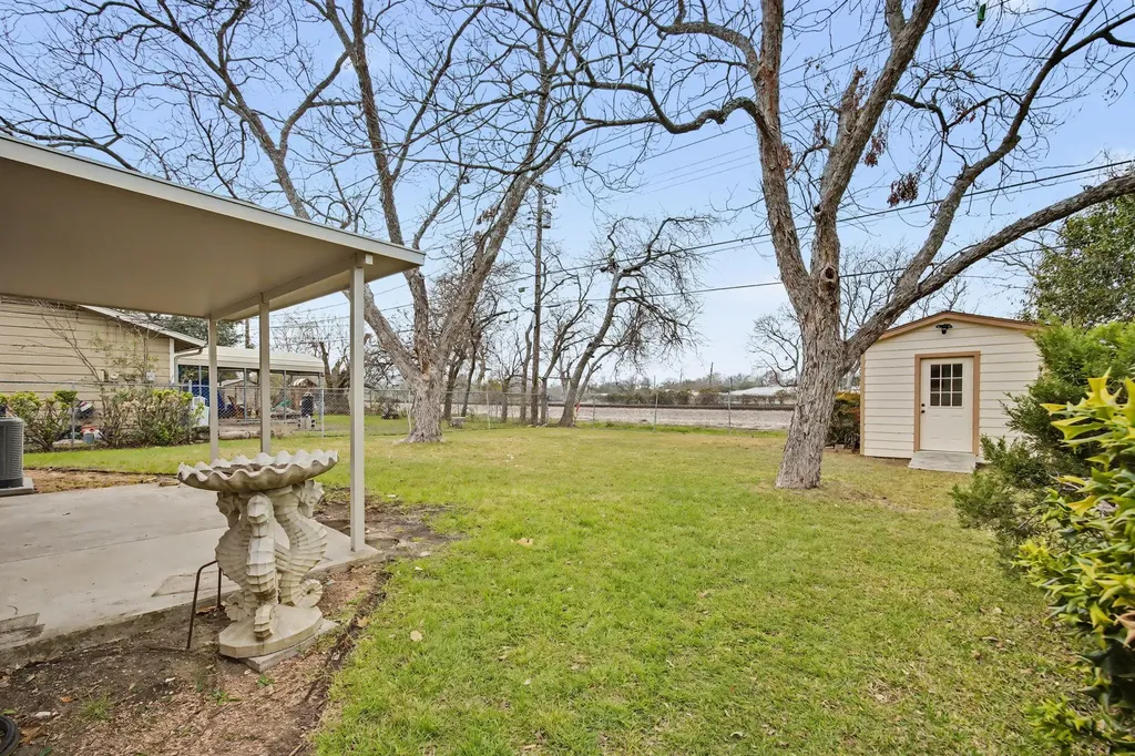 8516 Woodstone Drive Austin TX 78757