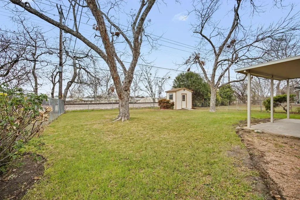 8516 Woodstone Drive Austin TX 78757
