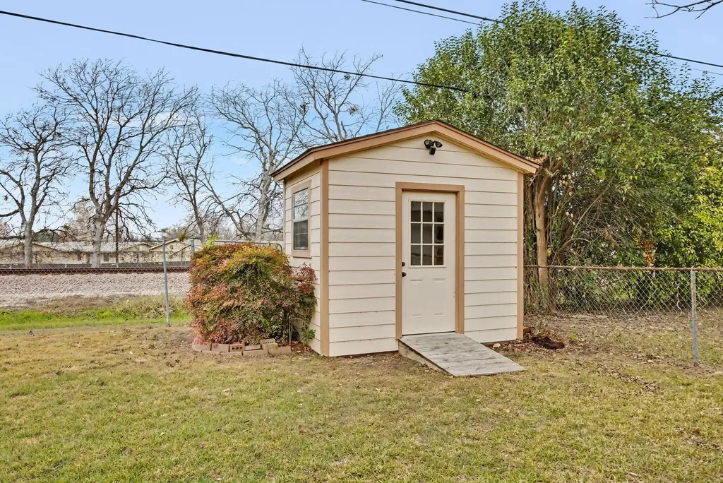 8516 Woodstone Drive Austin TX 78757