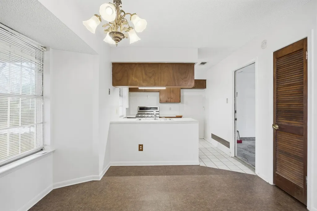8516 Woodstone Drive Austin TX 78757