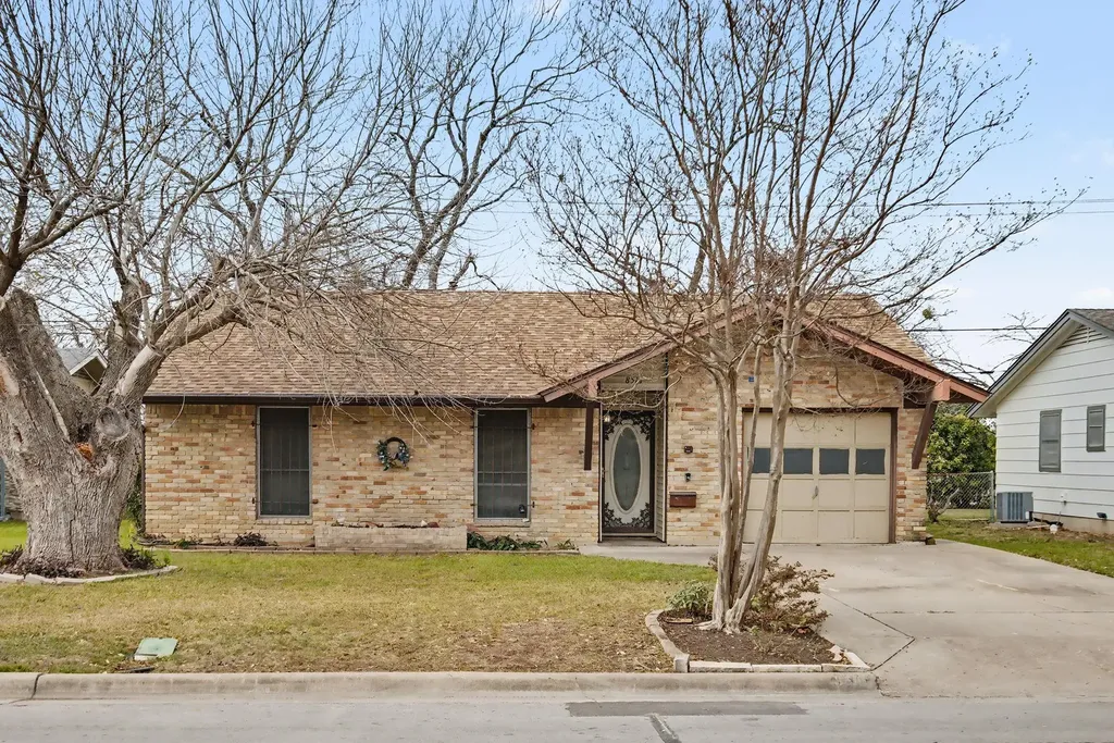 8516 Woodstone Drive Austin TX 78757
