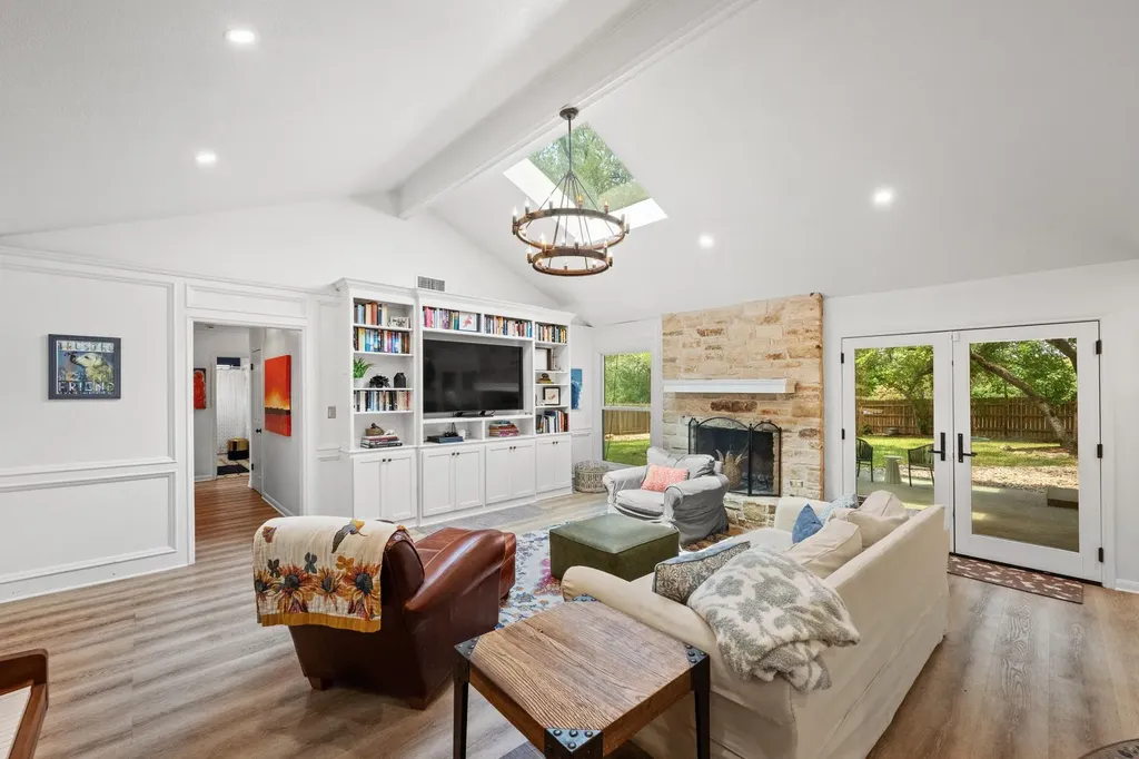 3106 Honey Tree Lane Austin TX 78746