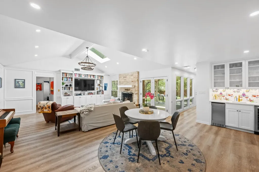 3106 Honey Tree Lane Austin TX 78746