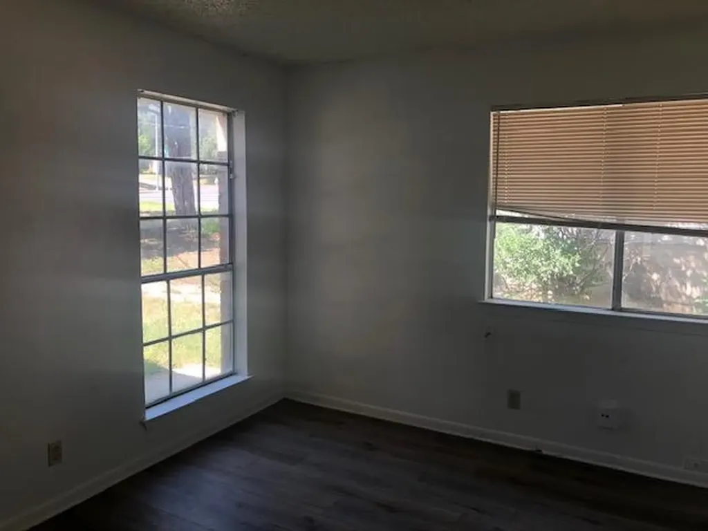 404 W Dittmar Road Austin TX 78745