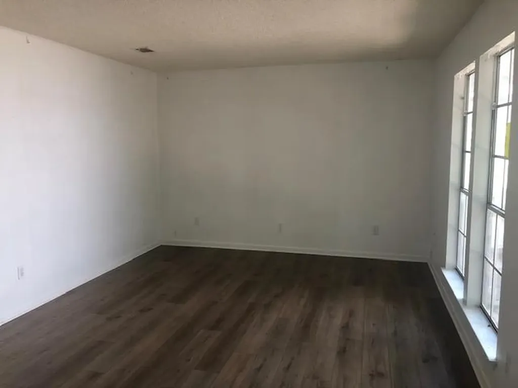 404 W Dittmar Road Austin TX 78745