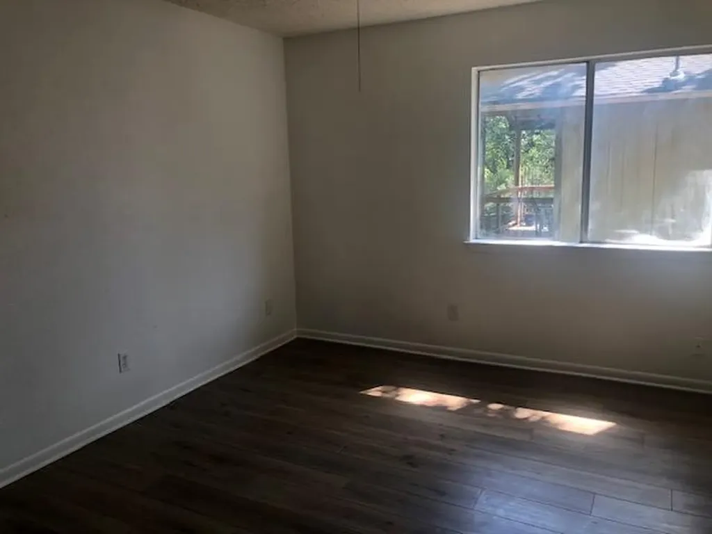 404 W Dittmar Road Austin TX 78745