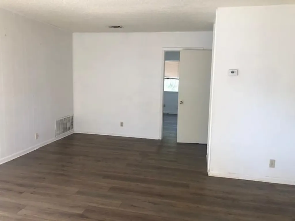 404 W Dittmar Road Austin TX 78745