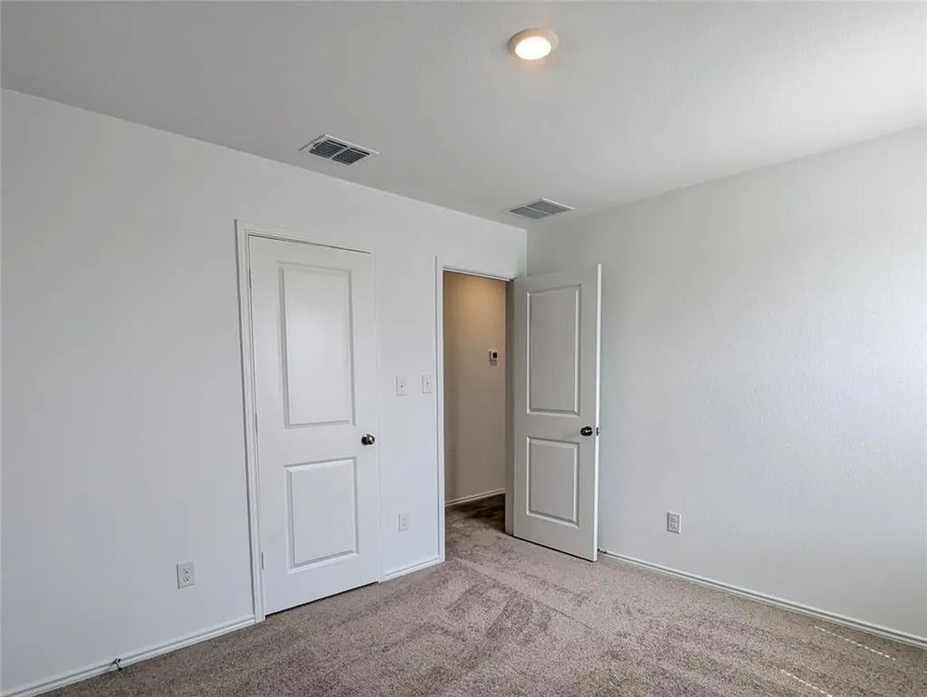152 Avre Loop Kyle TX 78640