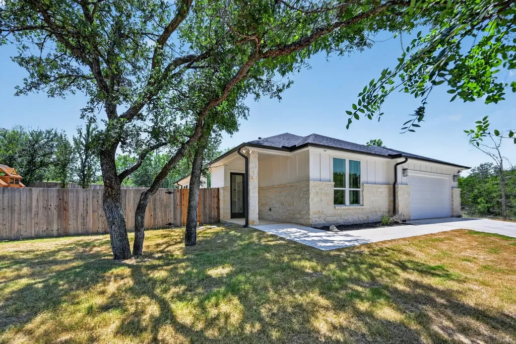 116 E Hickory Drive Granite Shoals TX 78654