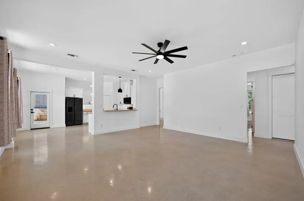 116 E Hickory Drive Granite Shoals TX 78654