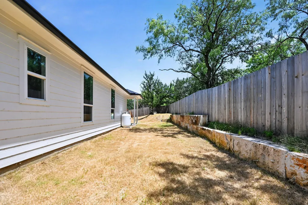 116 E Hickory Drive Granite Shoals TX 78654
