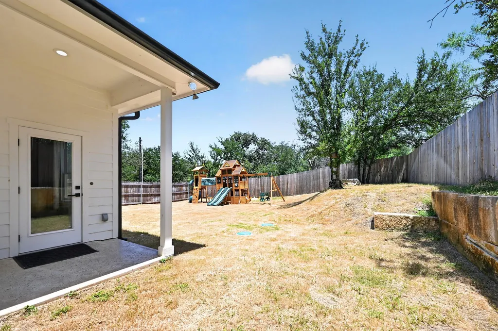 116 E Hickory Drive Granite Shoals TX 78654