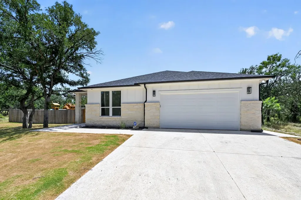 116 E Hickory Drive Granite Shoals TX 78654