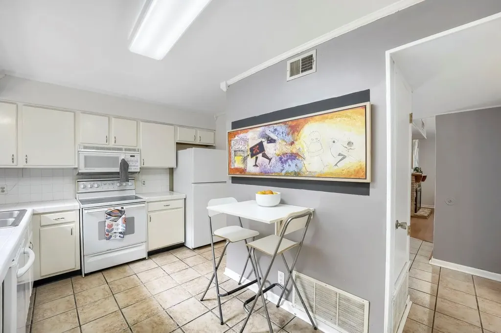 1706 Timberwood Drive Austin TX 78741