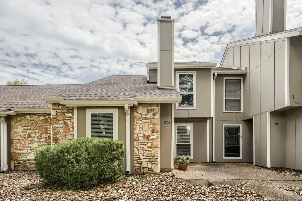 1706 Timberwood Drive Austin TX 78741
