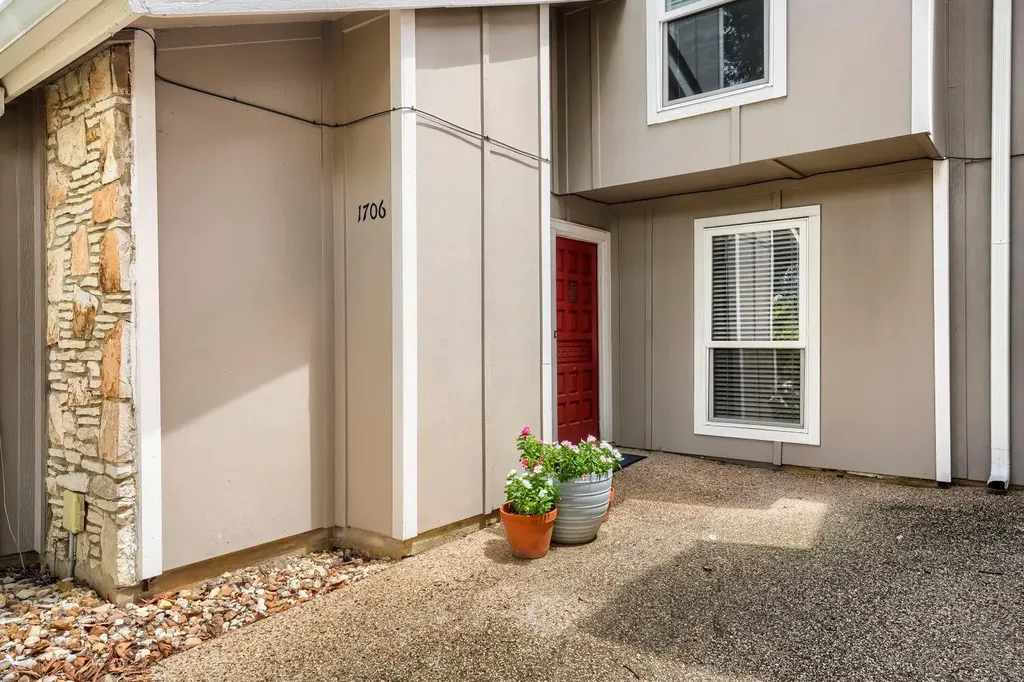 1706 Timberwood Drive Austin TX 78741