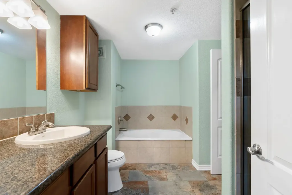 6810 Deatonhill Drive Austin TX 78745