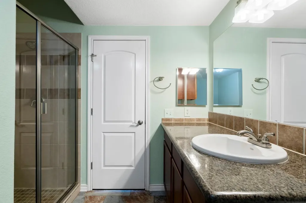 6810 Deatonhill Drive Austin TX 78745