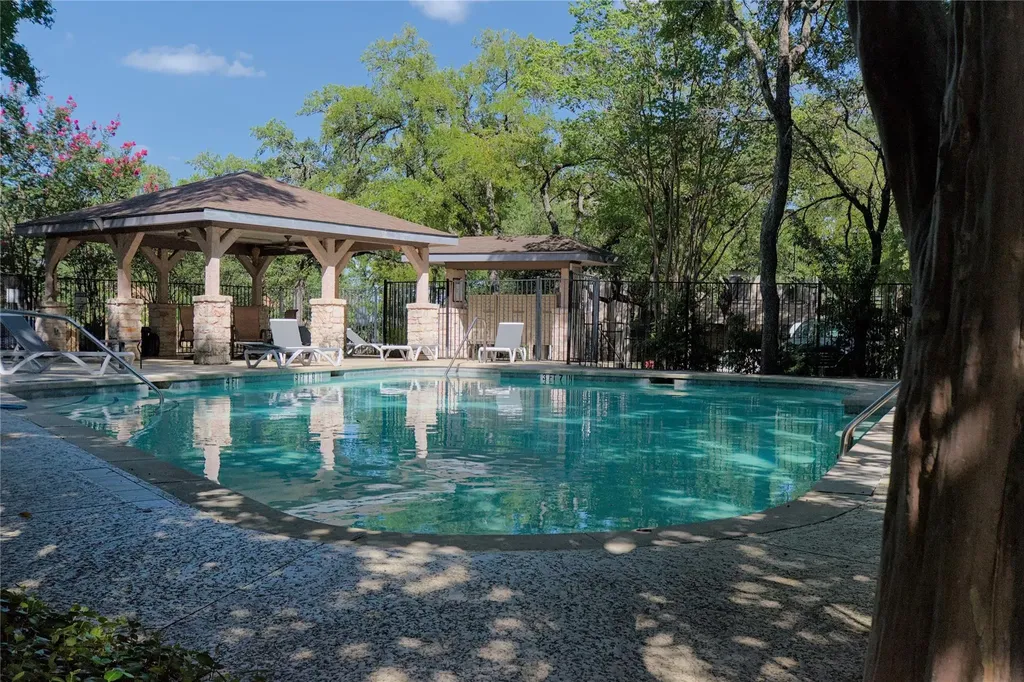 6810 Deatonhill Drive Austin TX 78745