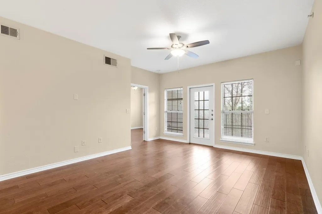 6810 Deatonhill Drive Austin TX 78745