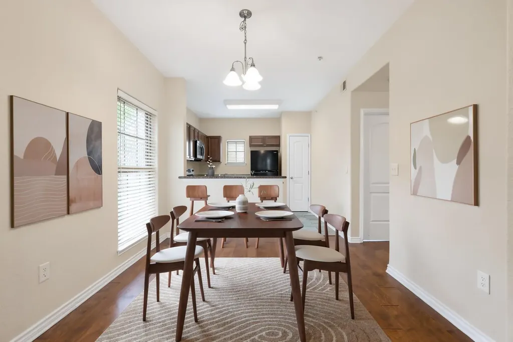6810 Deatonhill Drive Austin TX 78745