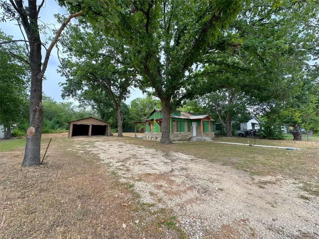 818 Plum Street Lockhart TX 78644