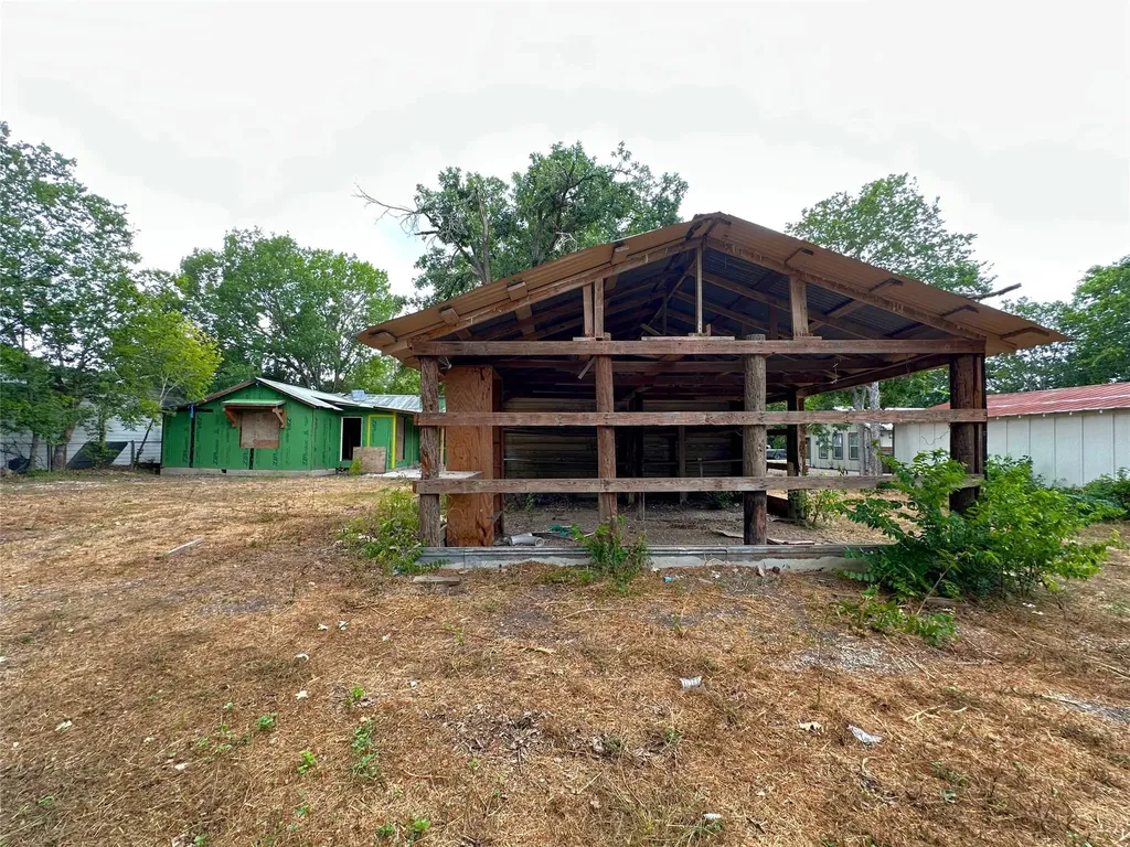 818 Plum Street Lockhart TX 78644