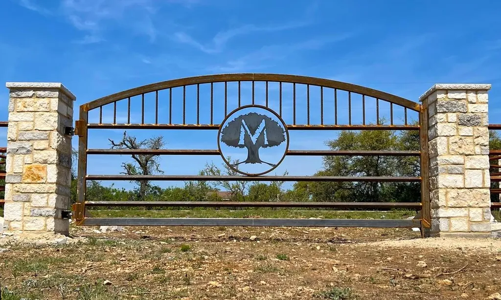 Lot 6 W Fitzhugh Road Dripping Springs TX 78620