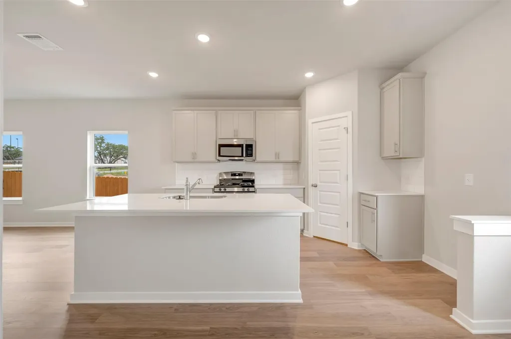 579 Bishop Wood Road Dripping Springs TX 78620