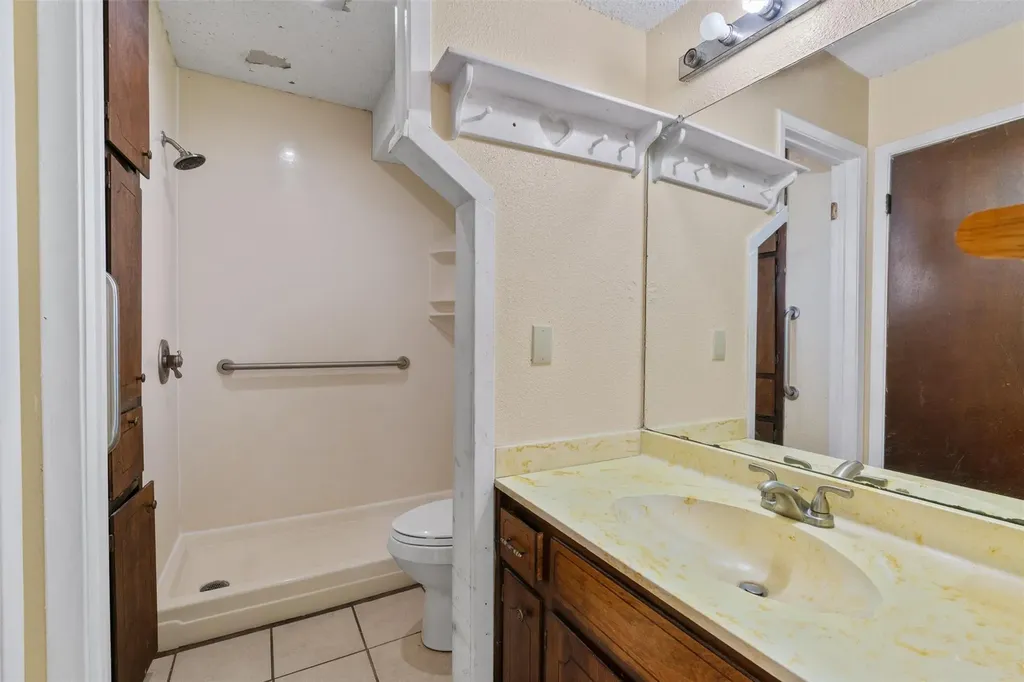 4809 Bayside Drive Austin TX 78744
